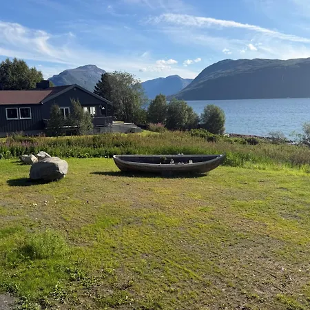 Above The Arctic Circle Landhuis