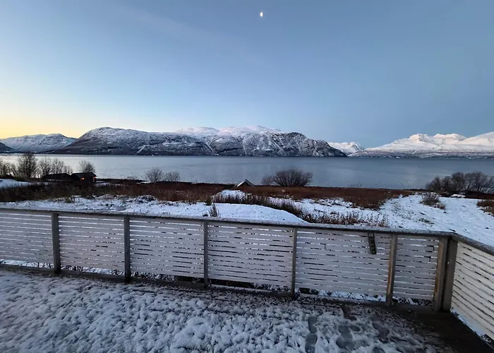 Above The Arctic Circle בית כפרי